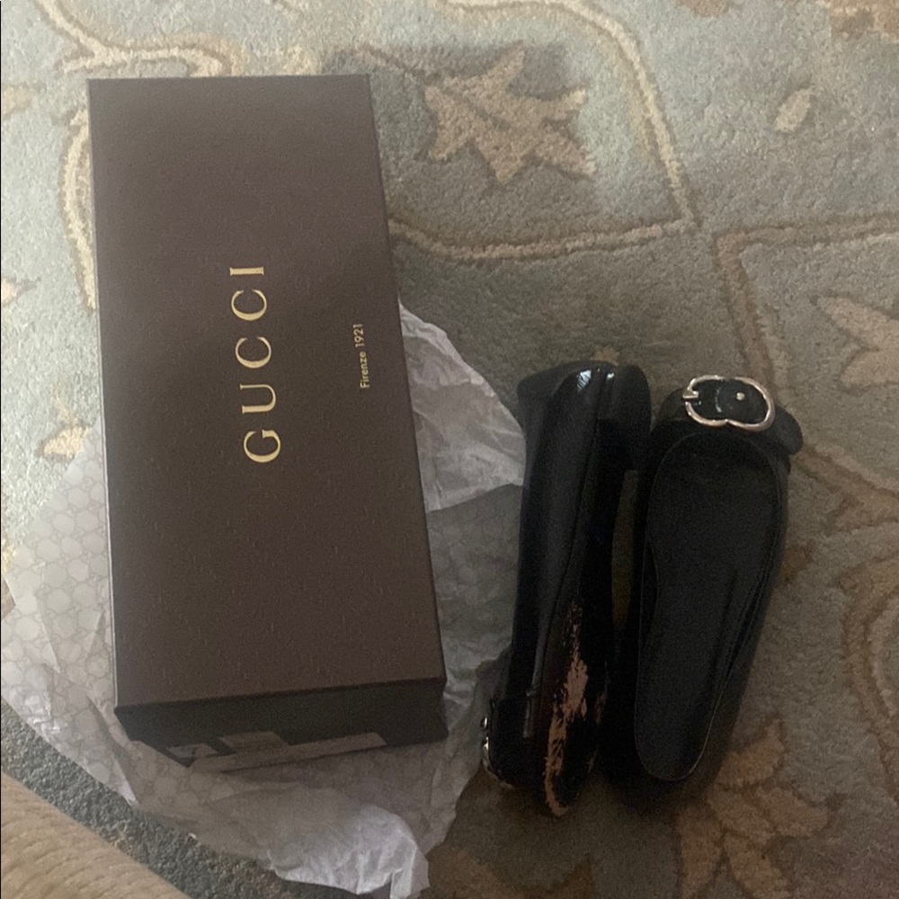 GUCCI Women's Black Flats with Gold Accent size 7 $ $150 - Picture 4 of 6